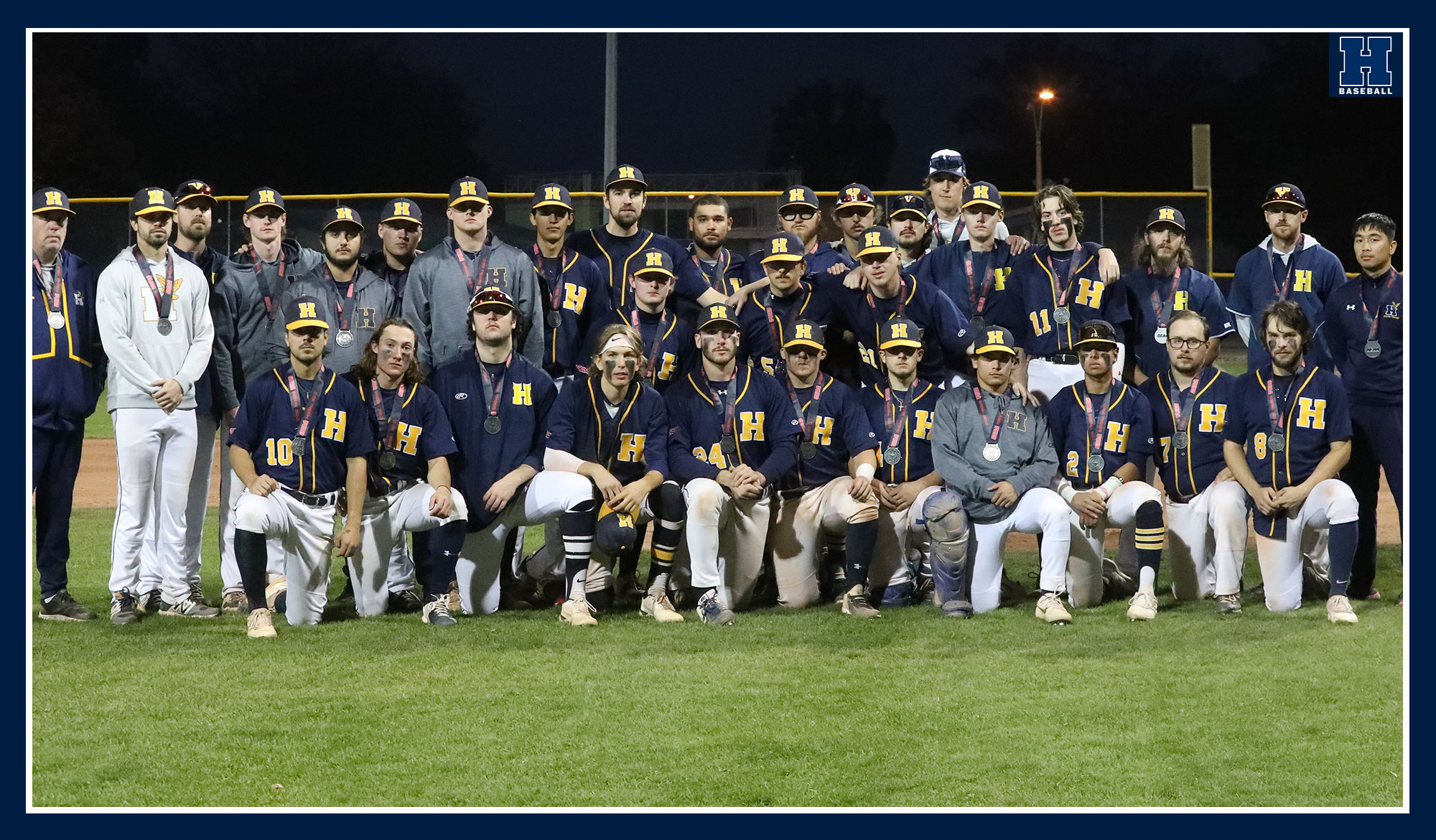 2022 baseball silver team medal