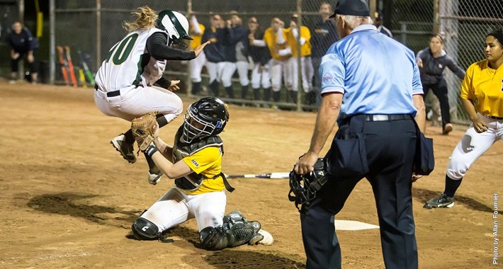 HAWKS SWEEP DURHAM TO EXTEND RECORD TO 6-1