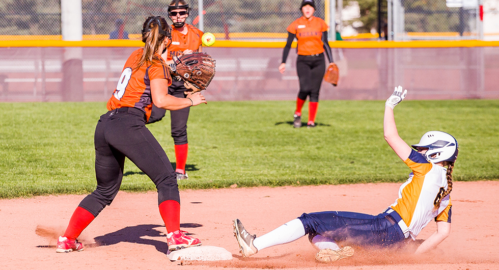 SOFTBALL FALLS TO MOHAWK TO FINISH FOURTH AT CHAMPIONSHIP