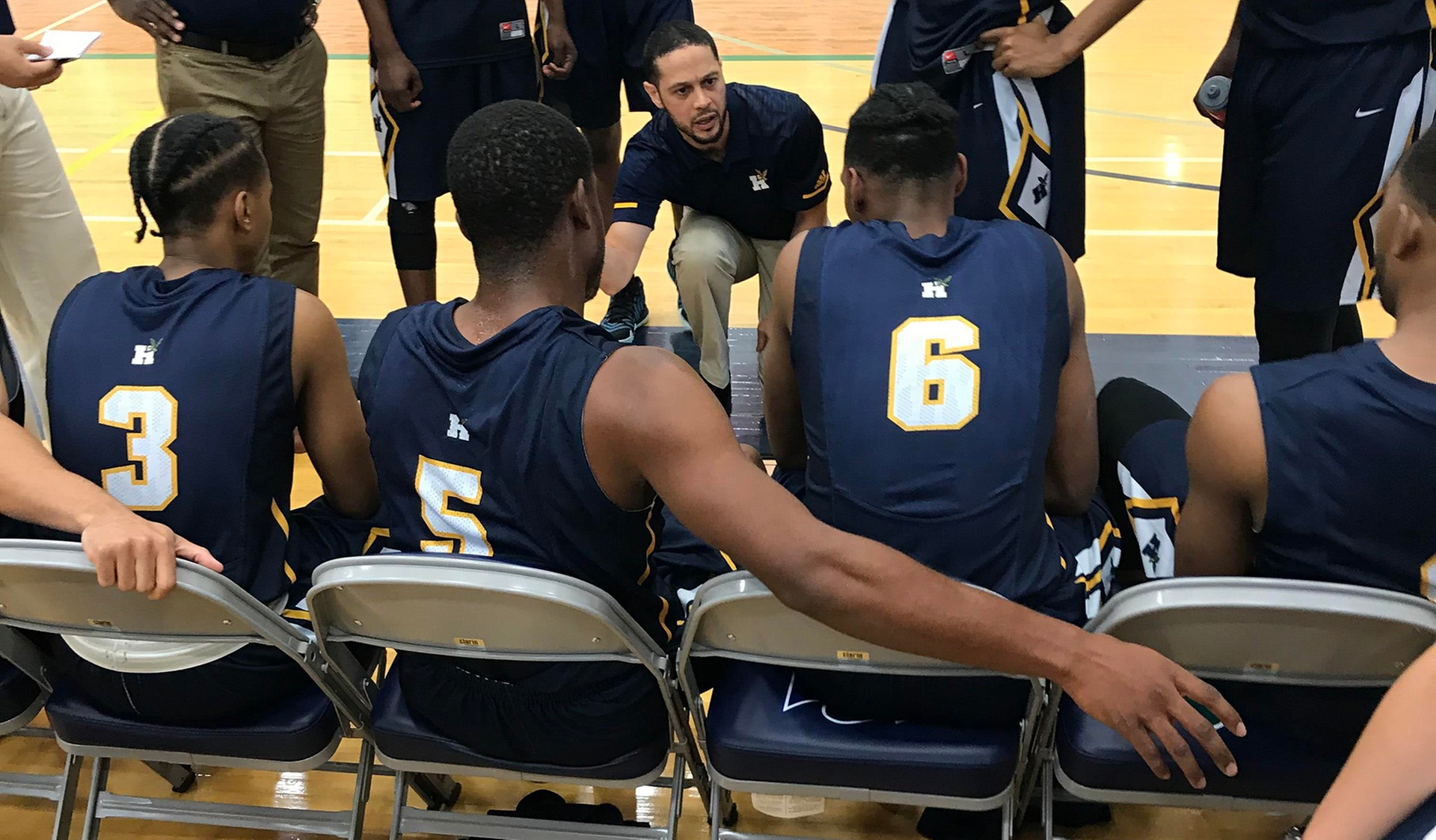 HAWKS HIT CENTURY MARK IN HUGE ROAD 109-74 ROAD WIN AT MOHAWK