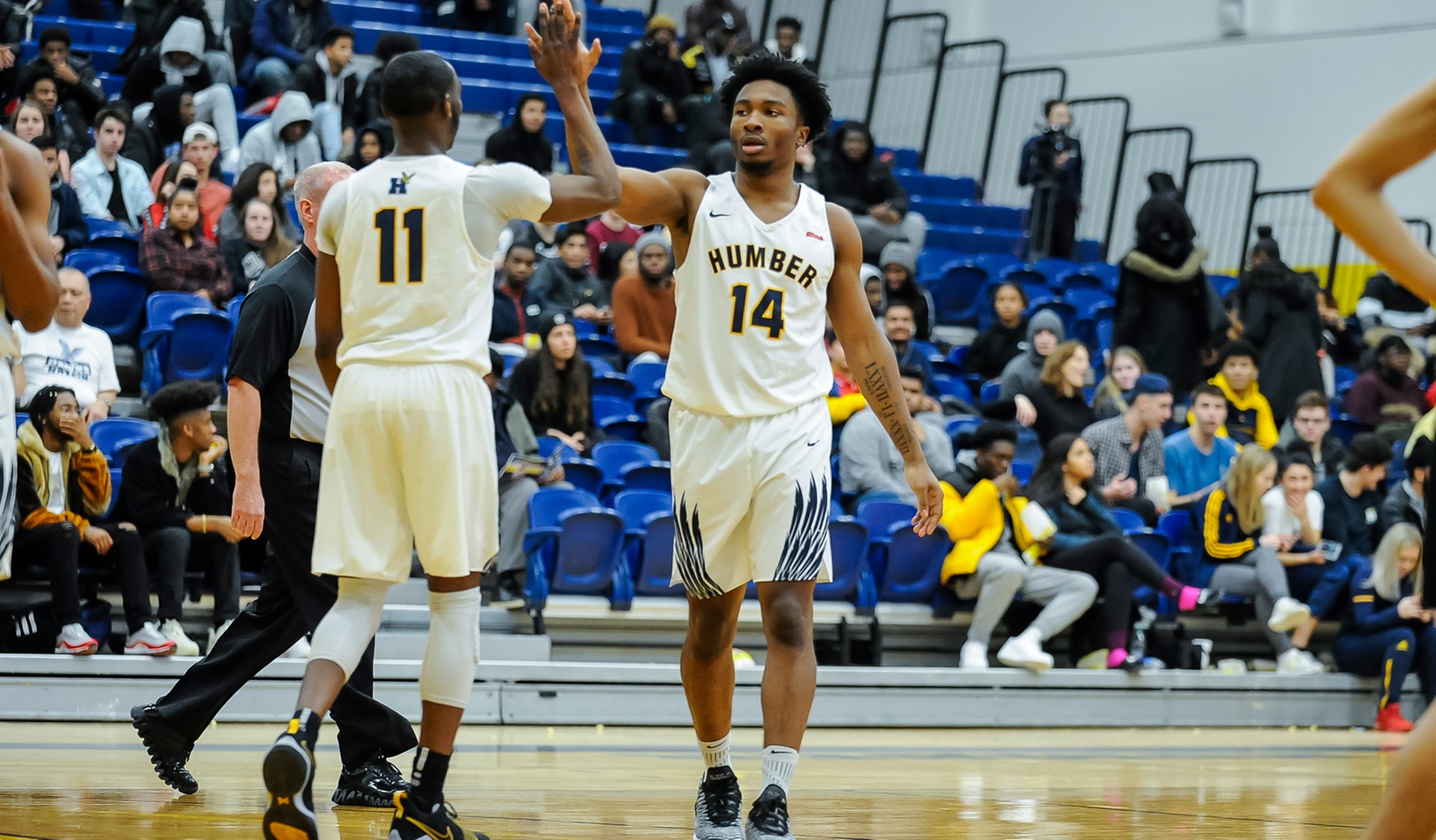 No. 3 MEN'S BASKETBALL CONTINUES HOT START, BEATS CONESTOGA 118-77