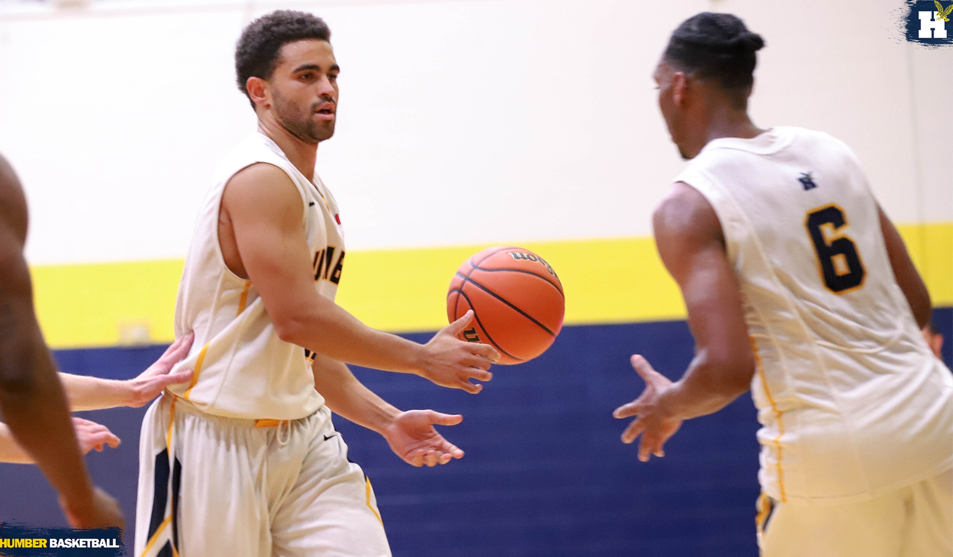 MEN'S BASKETBALL OPENS SEASON WITH WIN AT FANSHAWE, 96-70