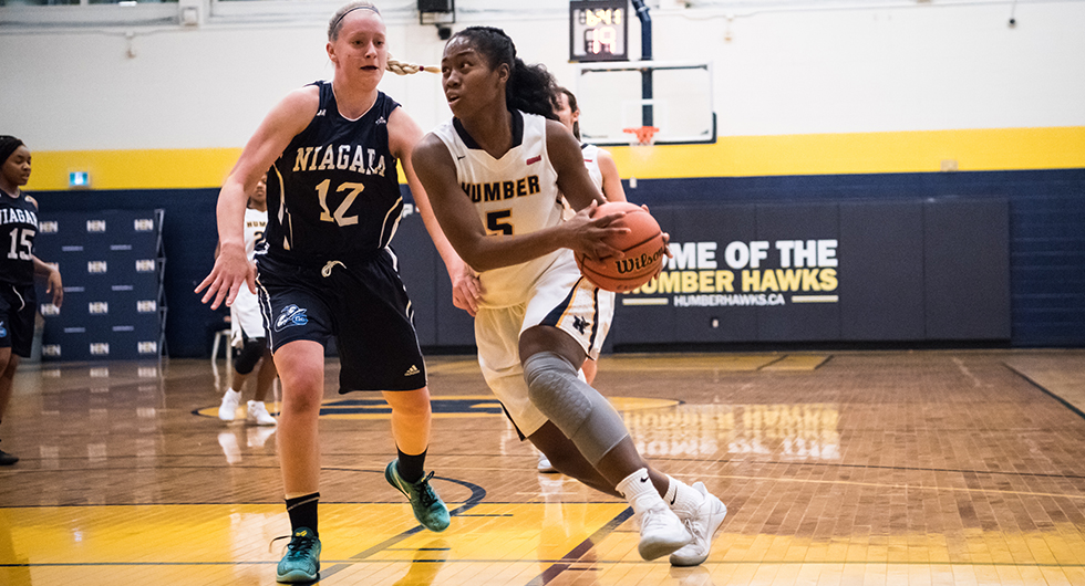 No. 1 WOMEN'S BASKETBALL TOP NIAGARA, 77-48