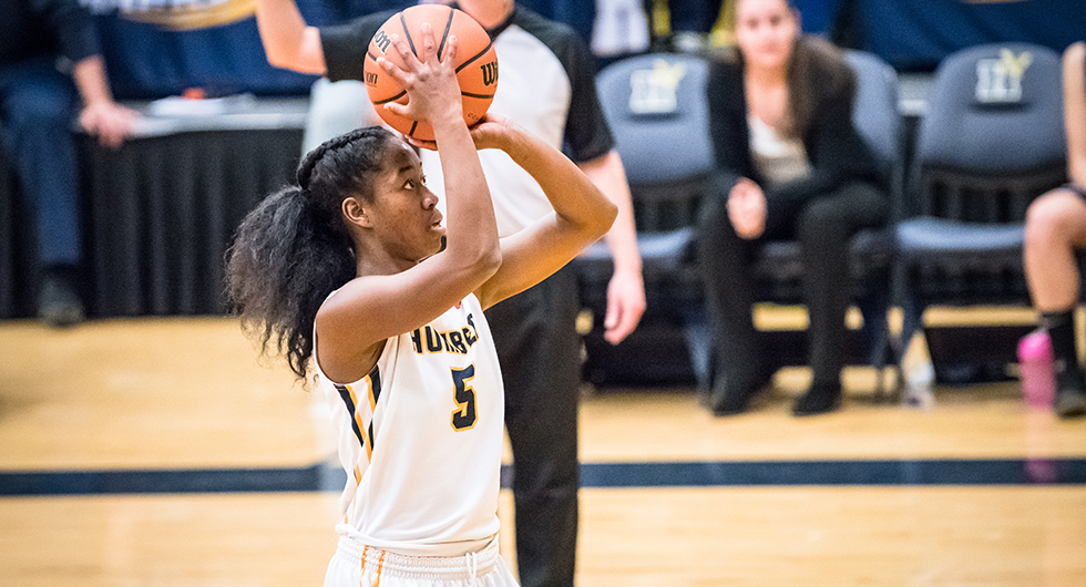 DOMINGO JOINS 300-POINT CLUB IN WIN OVER ST. CLAIR