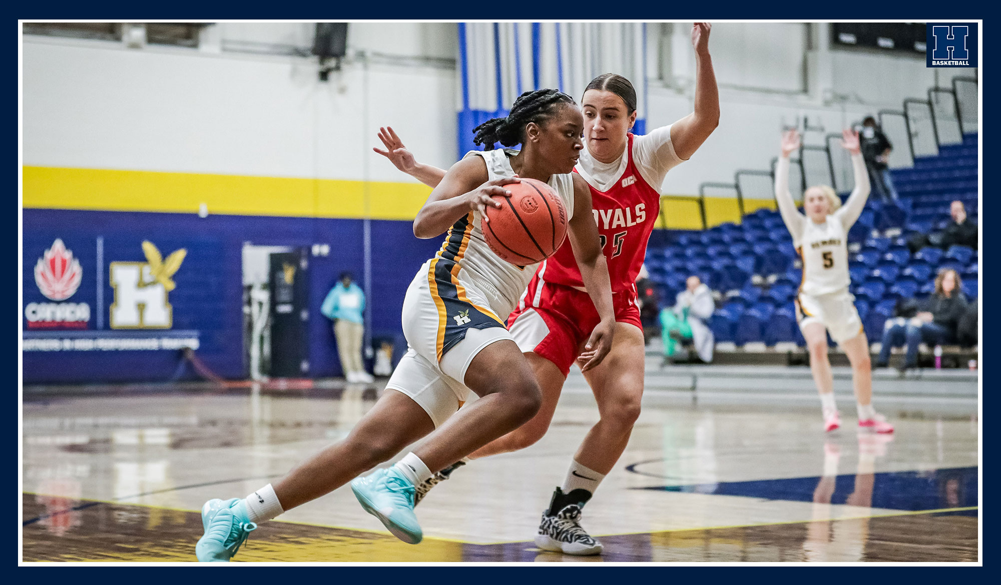 Kia Watt driving past a Redeemer defender