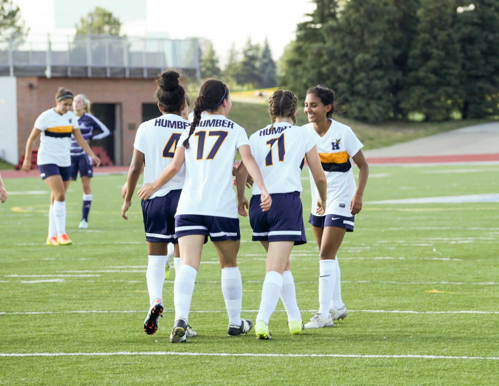 HAWKS EXTEND WIN STREAK TO FOUR WITH WIN OVER HUSKIES